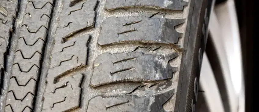 Lastiği oluşturan kimyasallar zaman içinde kullanım ve depolama koşullarına
